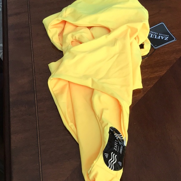 One Piece Bikini - Picture 2 of 4